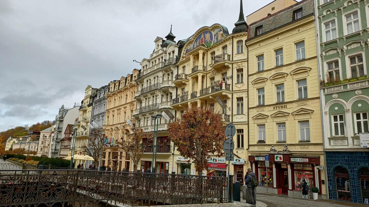 Apartments Stubsi With Colonnade View Karlowe Wary Zewnętrze zdjęcie