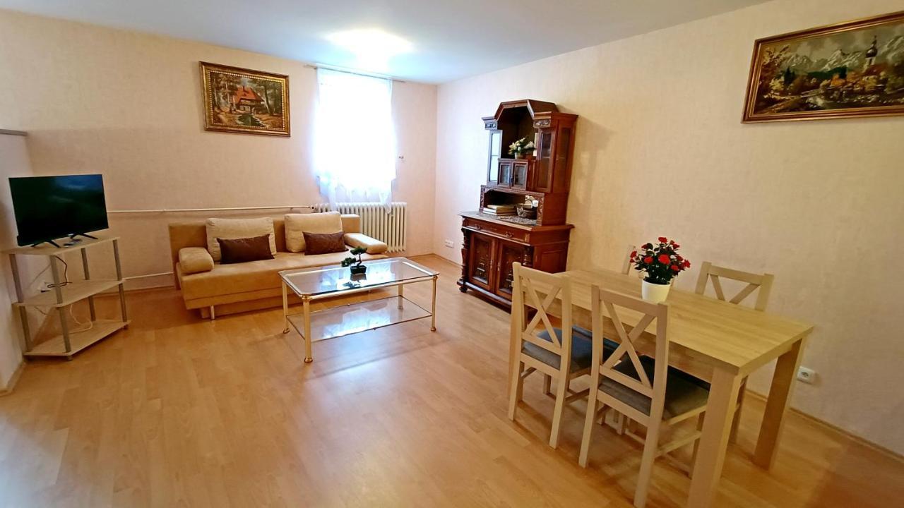 Apartments Stubsi With Colonnade View Karlowe Wary Zewnętrze zdjęcie