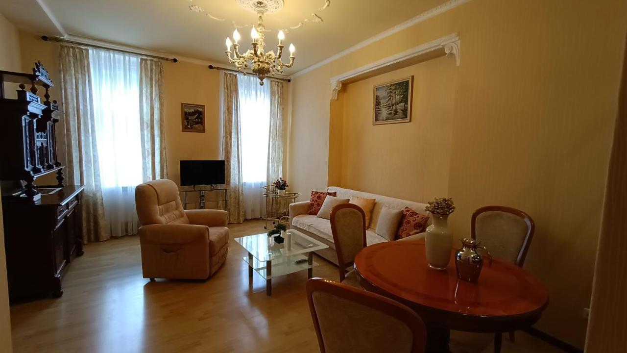 Apartments Stubsi With Colonnade View Karlowe Wary Zewnętrze zdjęcie