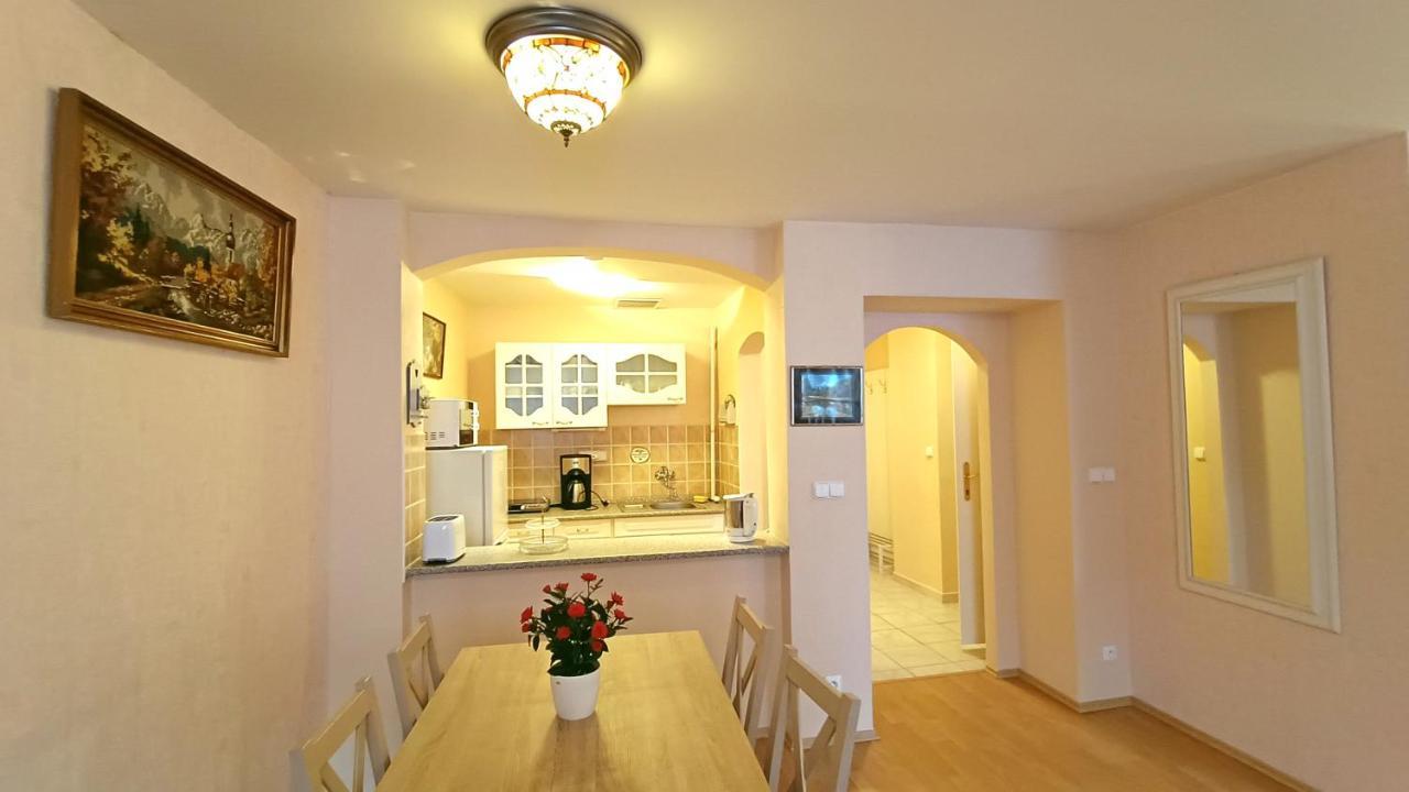 Apartments Stubsi With Colonnade View Karlowe Wary Zewnętrze zdjęcie