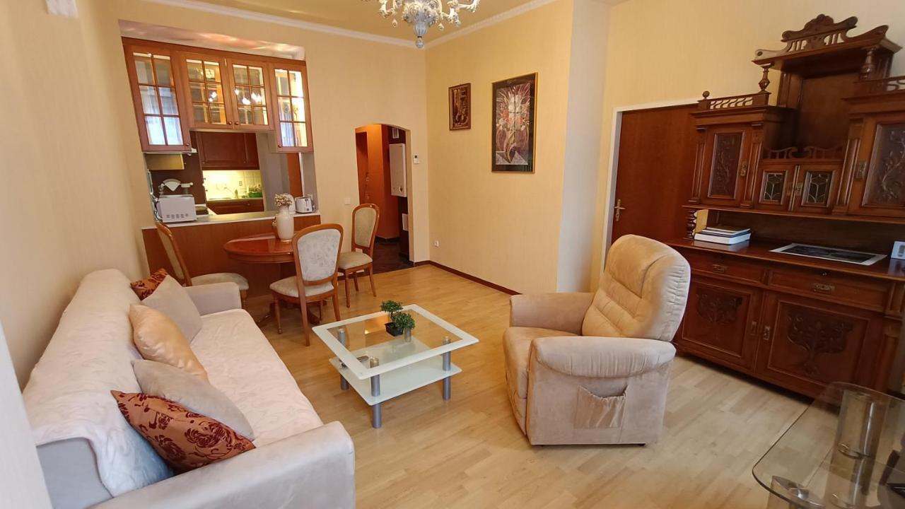 Apartments Stubsi With Colonnade View Karlowe Wary Zewnętrze zdjęcie