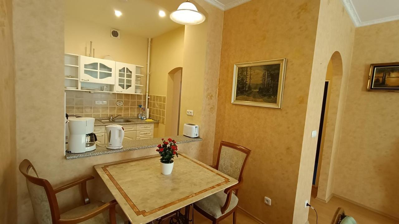 Apartments Stubsi With Colonnade View Karlowe Wary Zewnętrze zdjęcie