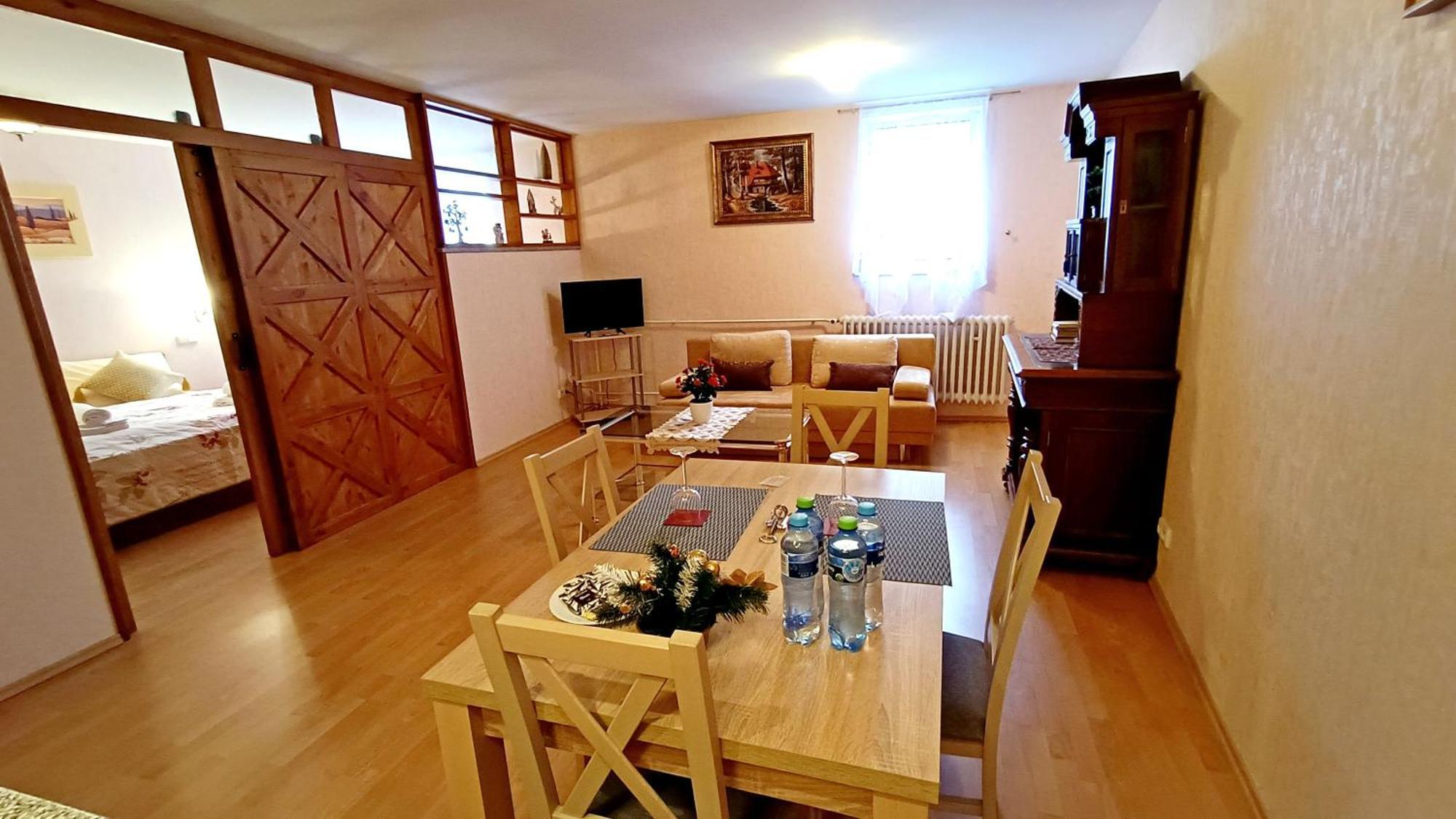 Apartments Stubsi With Colonnade View Karlowe Wary Zewnętrze zdjęcie