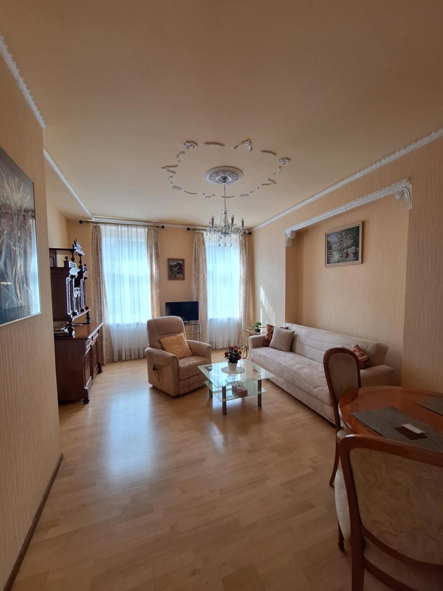 Apartments Stubsi With Colonnade View Karlowe Wary Zewnętrze zdjęcie